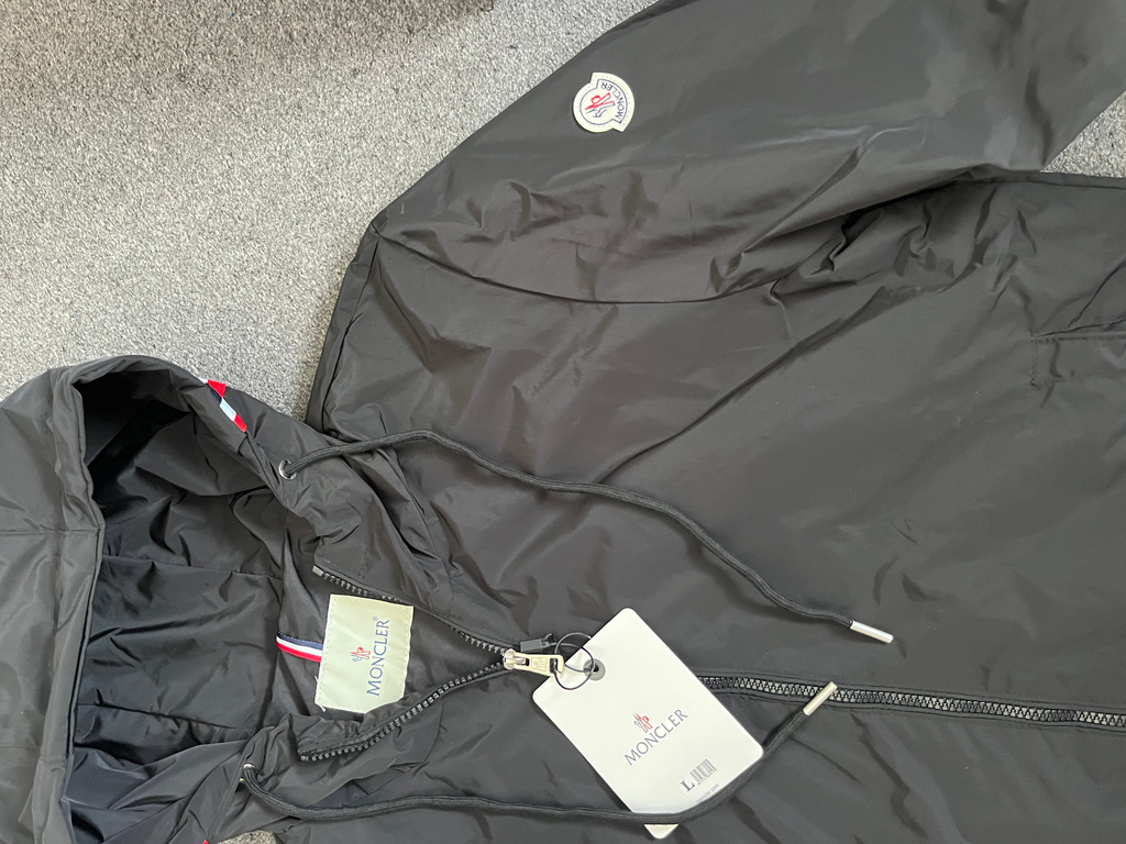 Monc windbreaker